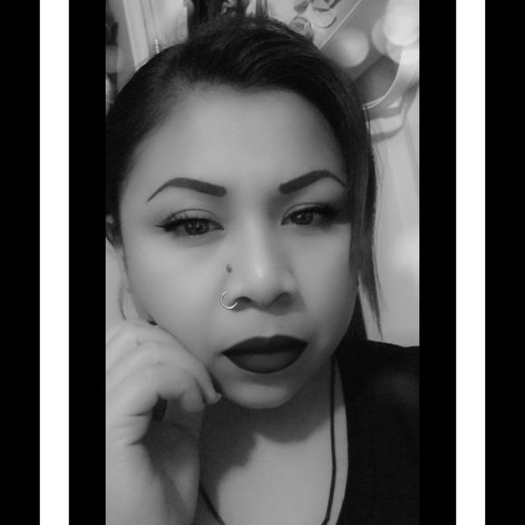 Meet your Posher, Adriana - Picture 1 of 1